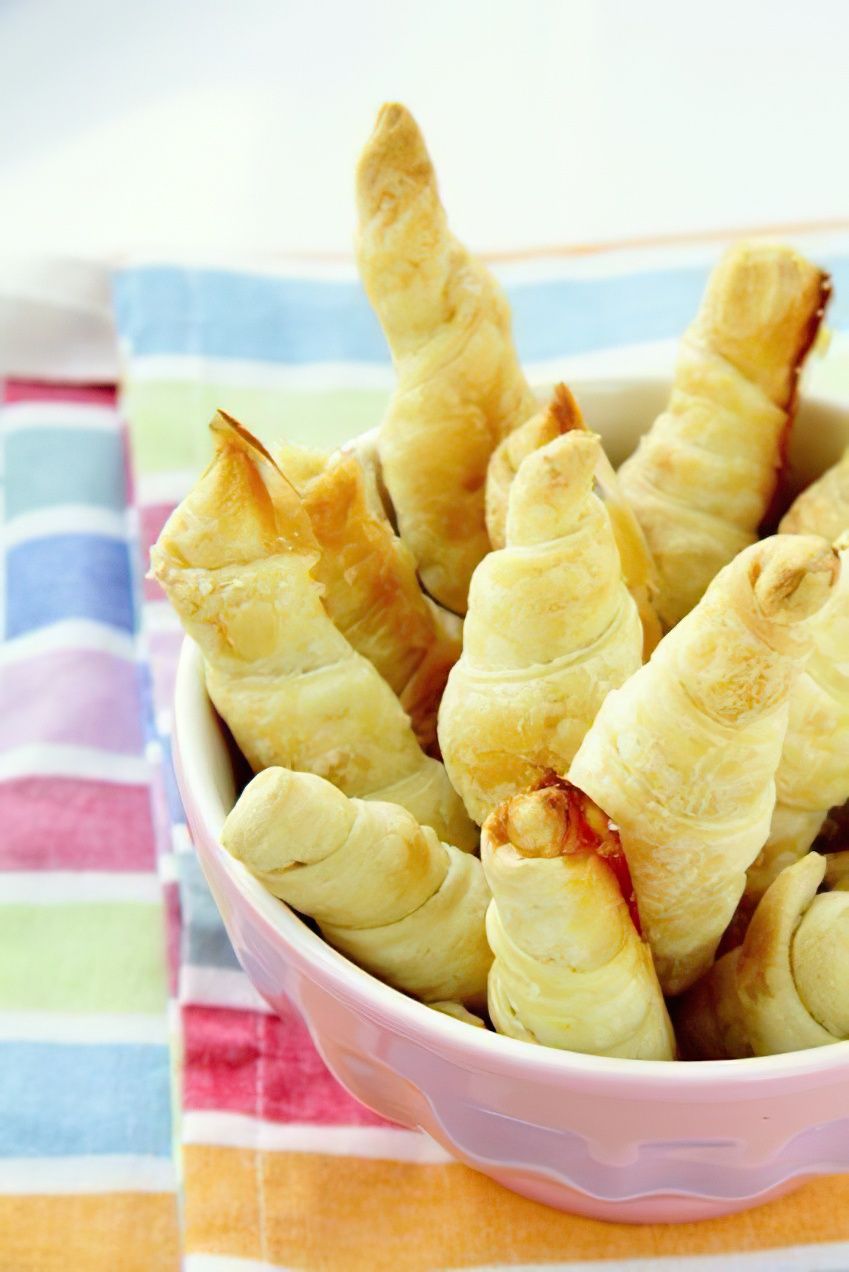 Mini croissants au roquefort