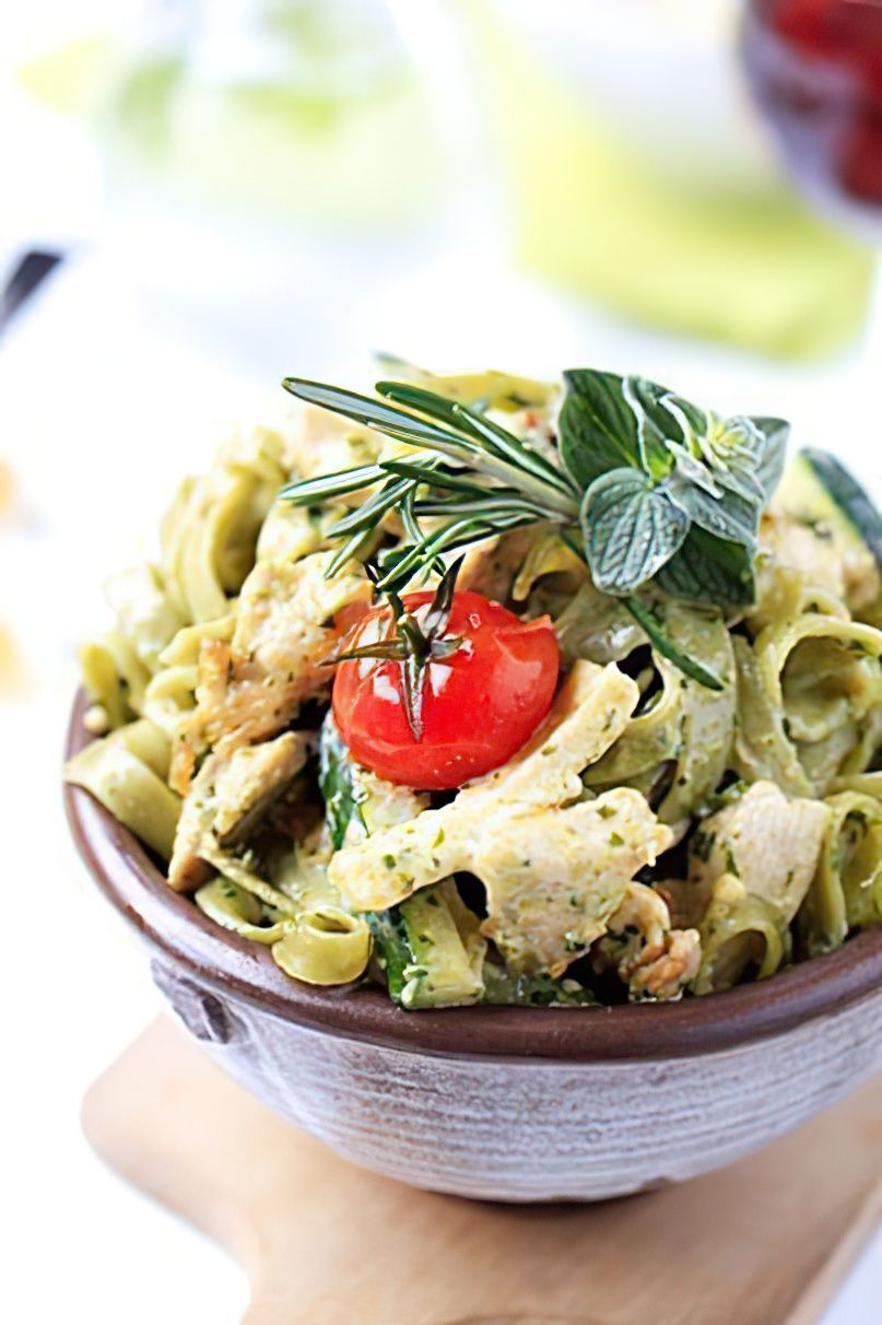 Pâtes au poulet et au pesto