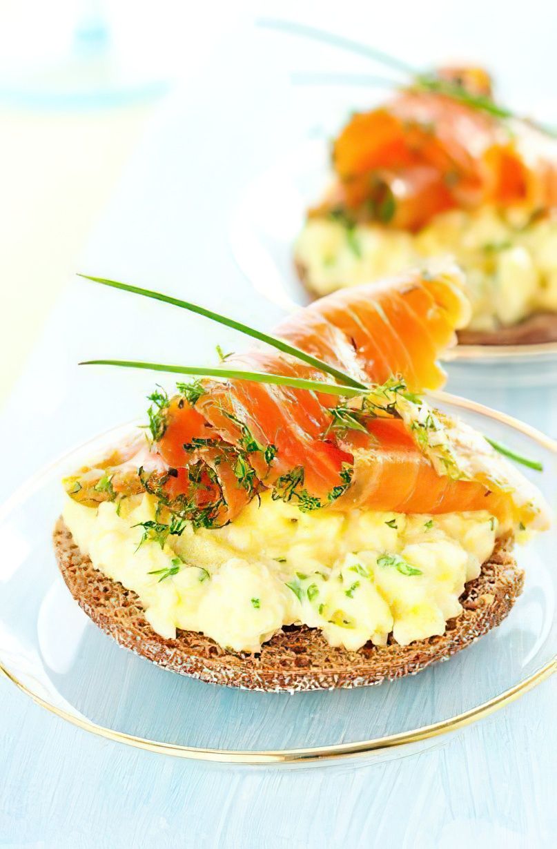 Toasts oeufs et saumon